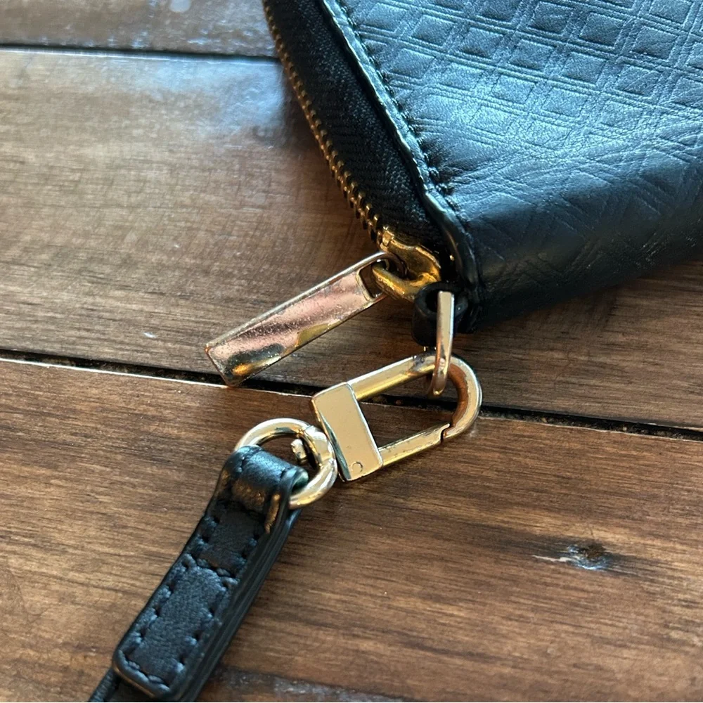 Tory Burch Embossed Marion Black Quilted Wallet Wristlet